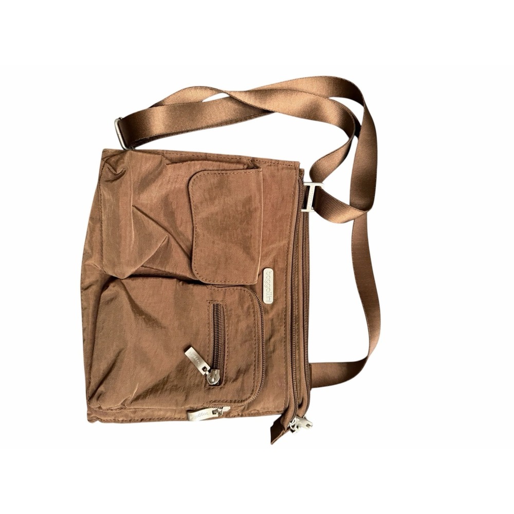 baggallini Brown Shoulder Bag Red Lining Inner Outer Pockets Zipper Accent